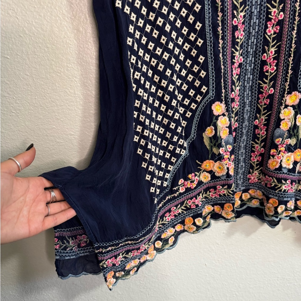 Johnny Was Moji Navy Floral Embroidered Short Sleeve Ruffle Tunic - Picture 6 of 9
